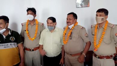 Photo of व्यापार मंडल ने पुलिस कर्मियों को सम्मानित