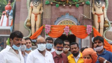 Photo of कांग्रेस प्रदेश अध्यक्ष अजय कुमार लल्लू ने मनकामेश्वर मंदिर में बाबा भोलेनाथ का पूजन-अर्चन कर लिया आशीर्वाद