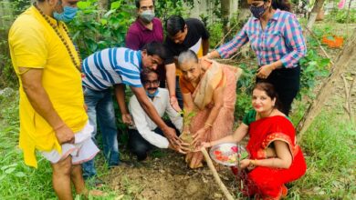 Photo of 51 शक्तिपीठ मंदिर के कैम्पस में लोकरंग फाउंडेशन और चैतन्य वेल्फेयर फाउंडेशन द्वारा पौधरोपण