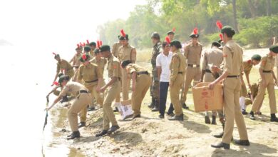 Photo of कानपुर में एनसीसी कैडेटों ने गंगा के घाटों की सफाई की