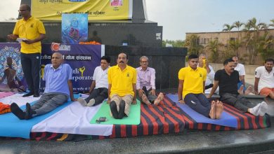 Photo of भारतीय आदर्श योग संस्थान के तत्वाधान में जनेश्वर मिश्रा पार्क में योगाभ्यास कार्यक्रम का आयोजन