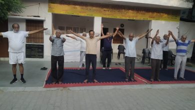 Photo of वरिष्ठ नागरिकों ने किया योगाभ्यास