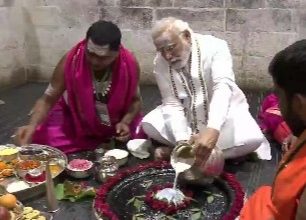 Photo of मोदी ने बैद्यनाथ दरबार में पूजा की, बाबा के दर्शन करने वाले पहले PM बने, बोले- यहां शिव भी, शक्ति भी
