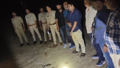 Photo of पत्रकार की हत्या में वांटेड मुख्तार गिरोह का शूटर रवि यादव एसटीएफ के साथ मुठभेड़ में घायल, तीन साथी भी दबोचे