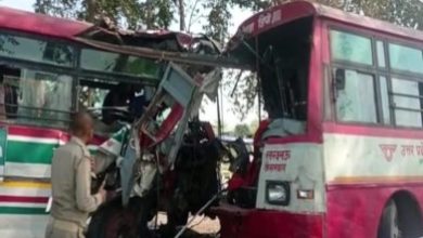 Photo of अयोध्या और बहराइच हाईवे पर दो निजी बसें दुर्घटनाग्रस्त, चालक परिचालक सहित 44 यात्री घायल