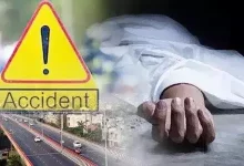 Photo of एक बड़ा सड़क हादसा पिकअप अनियंत्रित होकर खंभे से टकराई, 3 की मौत जबकि 8 लोग गंभीर रुप से घायल