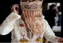 Photo of जयमाल के समय अचानक दूल्हे ने शादी से कर दिया इनकार, आधी रात तक चली पंचायत के बाद दूल्हे ने लिए सात फेरे