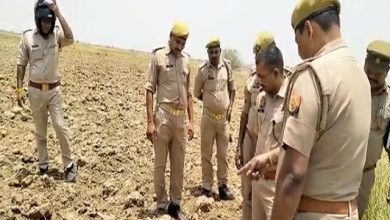 Photo of मिर्जापुर में एक खेत में अज्ञात मानव कंकाल मिलने से मच गया हड़कंप, जांच में जुटी पुलिस और फॉरेंसिक टीम