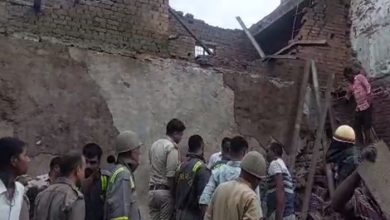 Photo of बुलन्दशहर जिले में दर्दनाक हादसा, मकान का लेंटर गिरने से मलबे में दबा पूरा परिवार, 4 लोगों की मौके पर दर्दनाक मौत