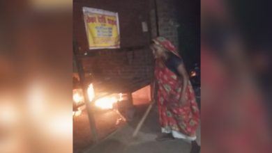 Photo of नशेड़ी पति को सबक सिखाने के लिए गुस्साई पत्नी ने किया कुछ ऐसा, हर तरफ होने लगी चर्चा